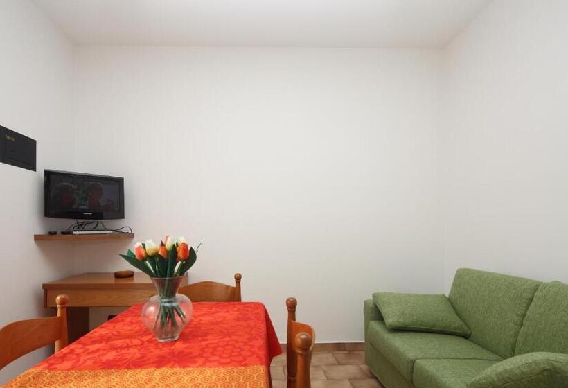 استودیو کامفورت, Residence Hotel Kriss