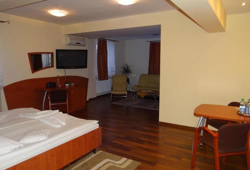 اتاق سوپریور, Restauracja Kinga