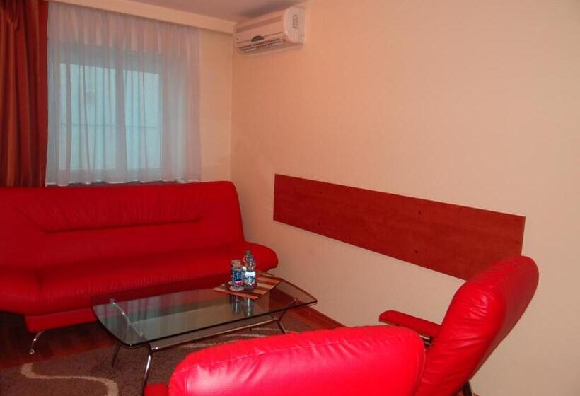 اتاق سوپریور, Restauracja Kinga