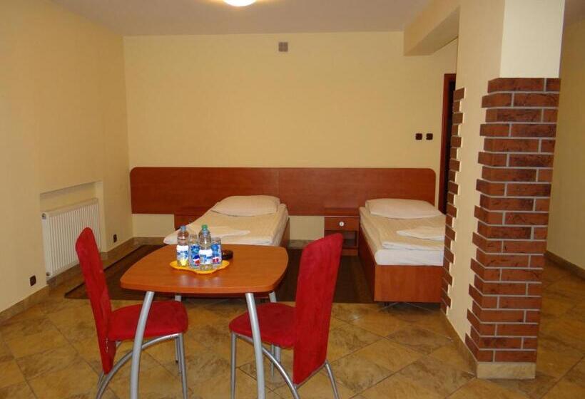 اتاق استاندارد سه نفره, Restauracja Kinga