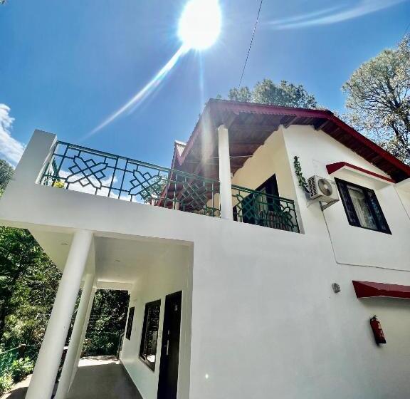 اتاق استاندارد با تخت بزرگ, Sea Hawk Hill Resort A Luxury Boutique Resort, 20 Km From Nainital