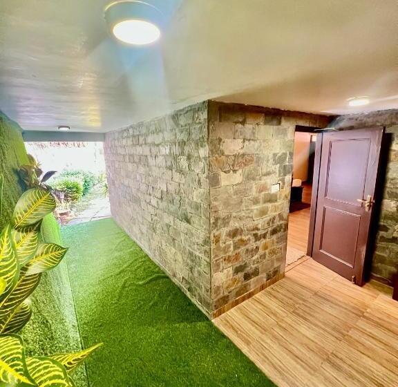 اتاق سوپریور با تخت بزرگ, Sea Hawk Hill Resort A Luxury Boutique Resort, 20 Km From Nainital
