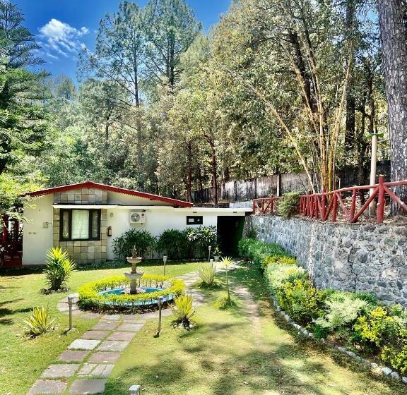 اتاق سوپریور با تخت بزرگ, Sea Hawk Hill Resort A Luxury Boutique Resort, 20 Km From Nainital