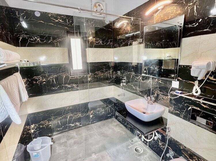 اتاق لوکس, Sea Hawk Hill Resort A Luxury Boutique Resort, 20 Km From Nainital