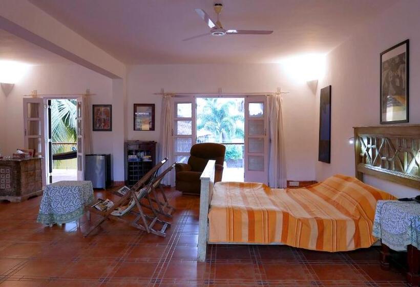 اتاق سوپریور با تخت بزرگ, Sur La Mer