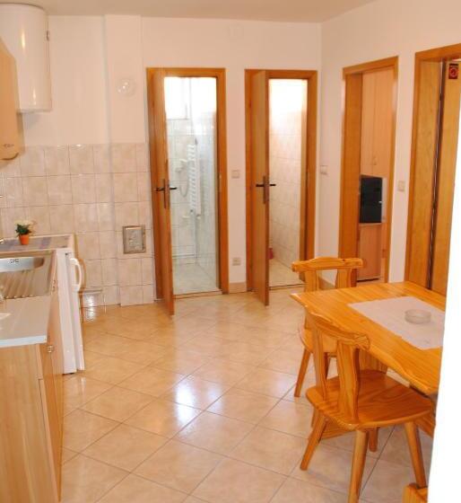 آپارتمان 2 خوابه, Vila Delux