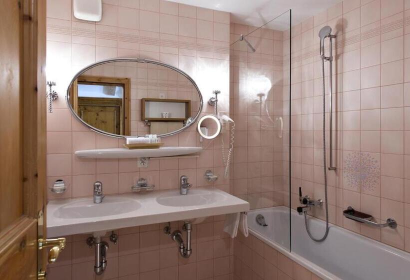 اتاق سوپریور با بالکن, Chalet Silvretta Hotel & Spa