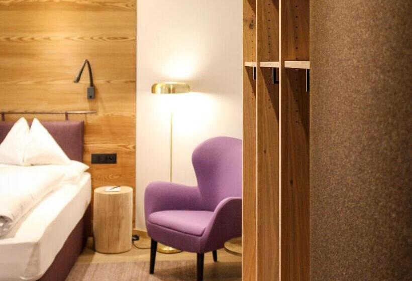 سوئیت با بالکن, Chalet Silvretta Hotel & Spa