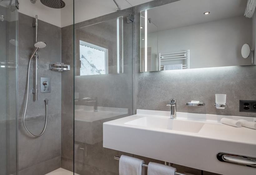 سوئیت با بالکن, Chalet Silvretta Hotel & Spa