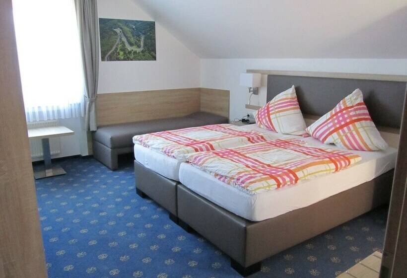 Номер Стандарт, Land Gut Hotel Zur Burg Nürburg