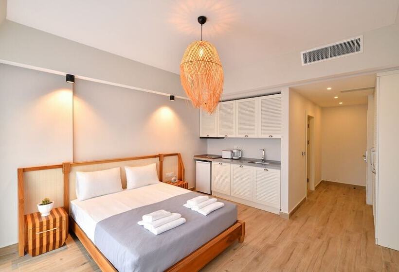 اتاق خانوادگی با چشم‌انداز باغ, Bliss Loft