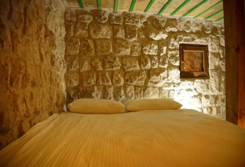 سوییت جونیور, Saliche Cave Suite