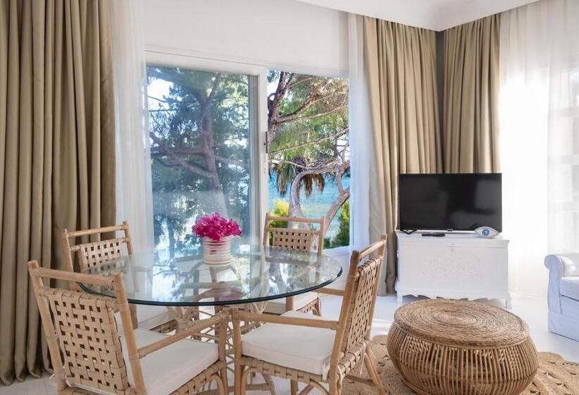 سوئیت با تخت بزرگ, Yasos Suites