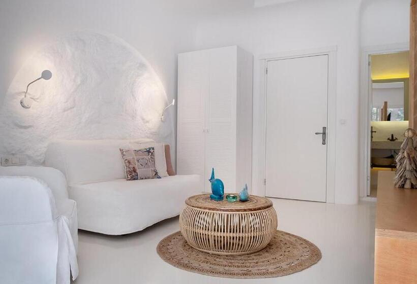 اتاق لوکس سه تخته, Yasos Suites
