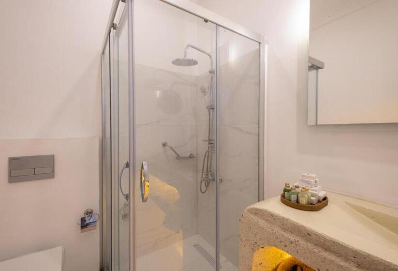 Standard Triple Room with Terrace, Yasos Suites