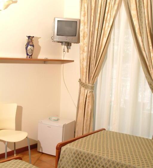 اتاق اکونومی, Castagneto Dell Etna