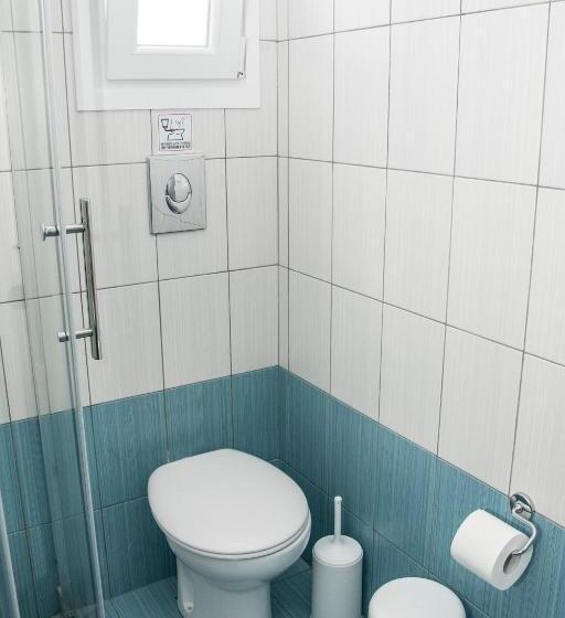 Трехместный Номер Стандарт Вид на Бассейн, Ikaros Studios & Apartments