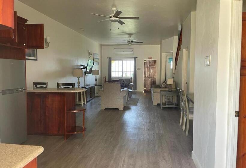 سوئیت 2 خوابه, Westmore Beach Villas Limited
