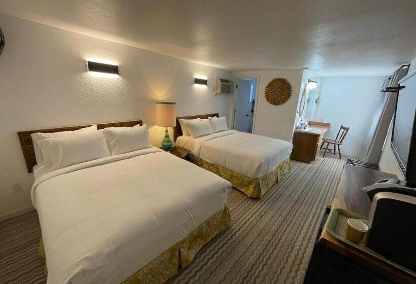 Номер Стандарт, The Aztec Motel & Creative Space