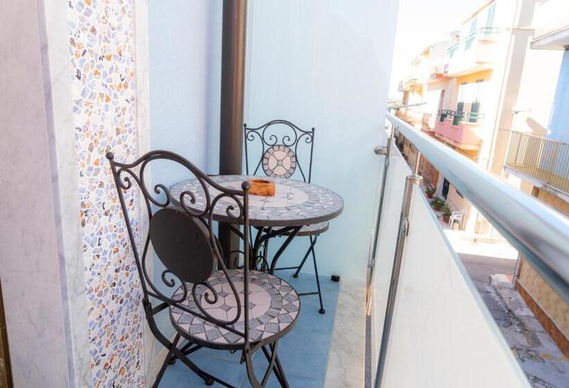 استودیوی استاندارد, Stella Maris Marzamemi Apartments