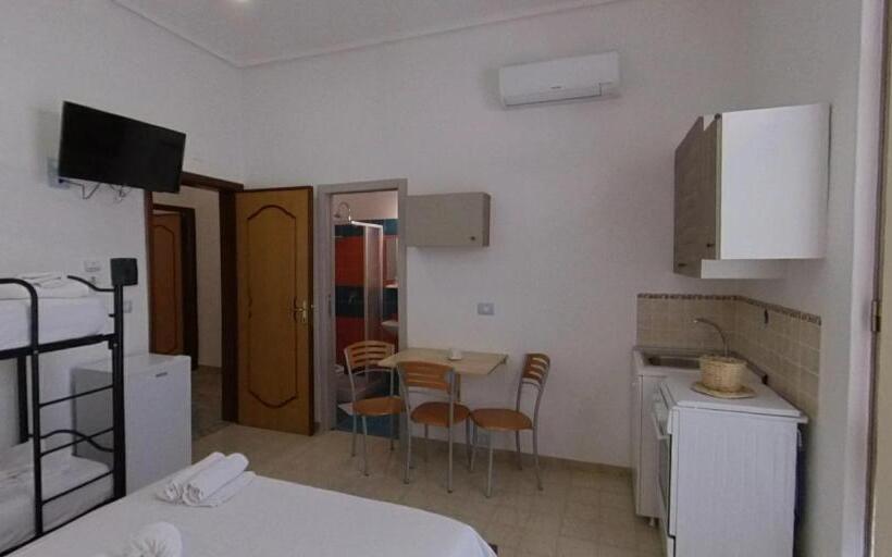 استودیوی استاندارد, Stella Maris Marzamemi Apartments