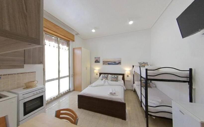 استودیوی استاندارد, Stella Maris Marzamemi Apartments