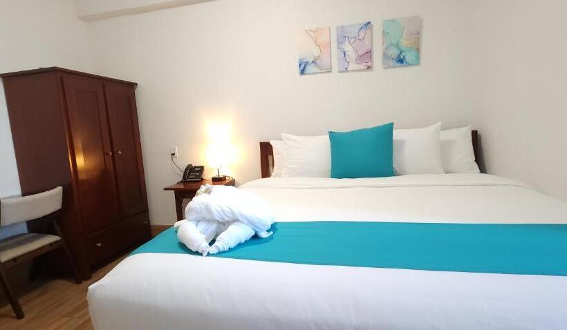 اتاق لوکس با تخت بزرگ, Voyager Sun & Reef