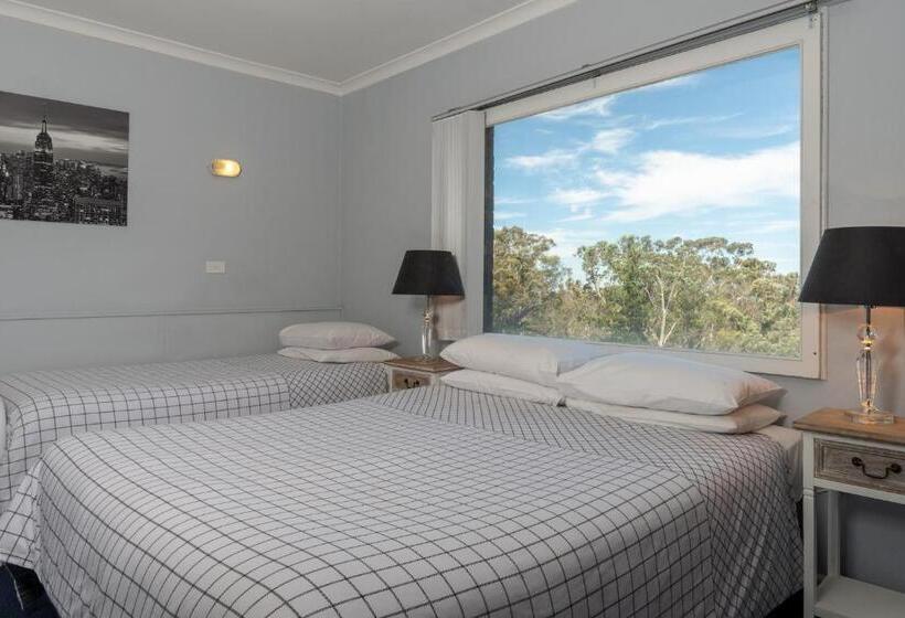 Семейный Номер, Blue Mountains Highway Motel