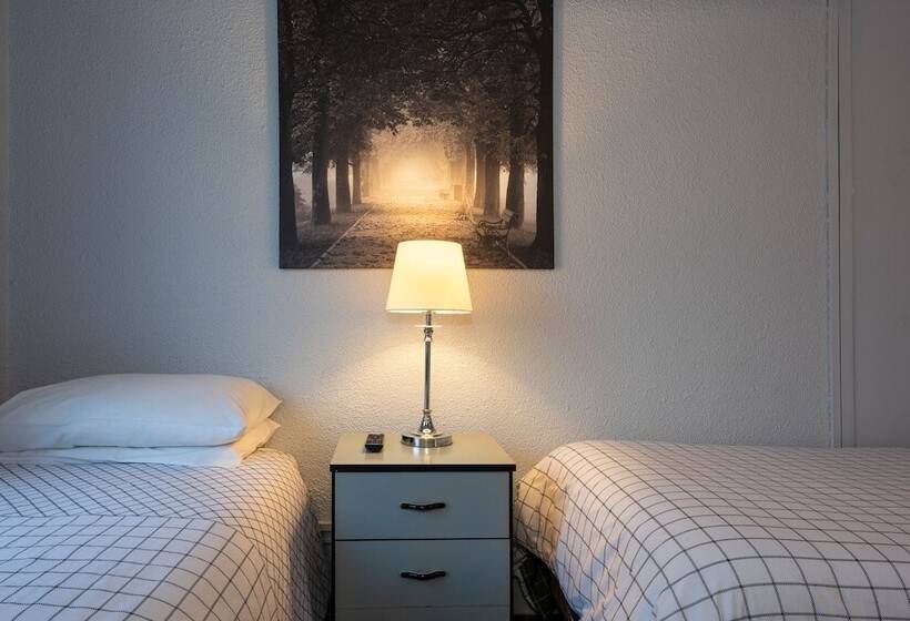 Номер Стандарт, Blue Mountains Highway Motel