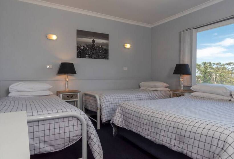 Семейный Номер, Blue Mountains Highway Motel