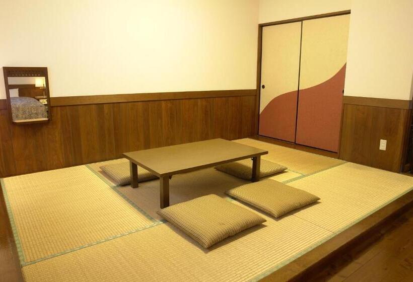 디럭스 룸, Rakuchin
