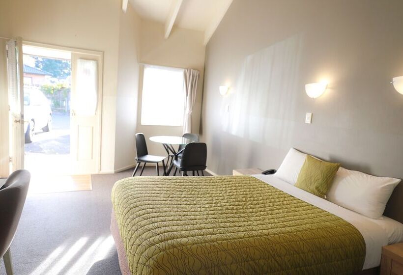 Quarto Estandar com Hidromassagem, Airport Manor Inn