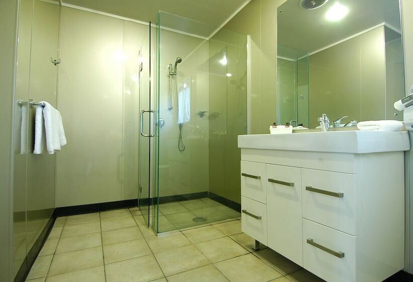 Номер Стандарт, Airport Manor Inn
