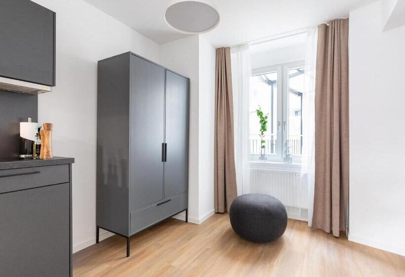 Люкс с Балконом, Limehome Essen Kettwiger Straße