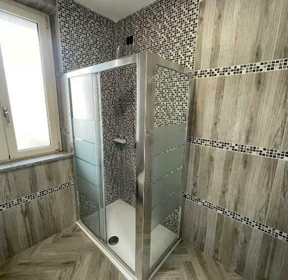 اتاق لوکس با بالکن, Holiday Rooms Rho