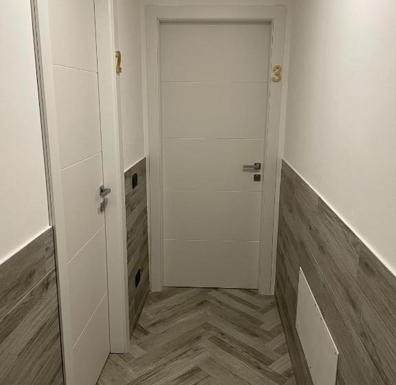 اتاق لوکس, Holiday Rooms Rho