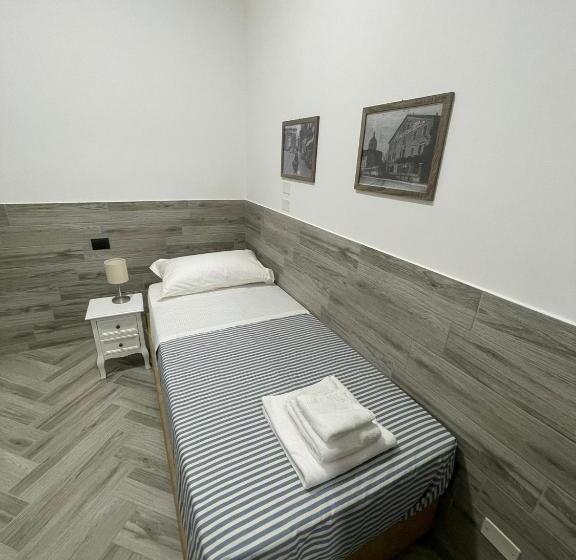 اتاق لوکس یک تخته, Holiday Rooms Rho