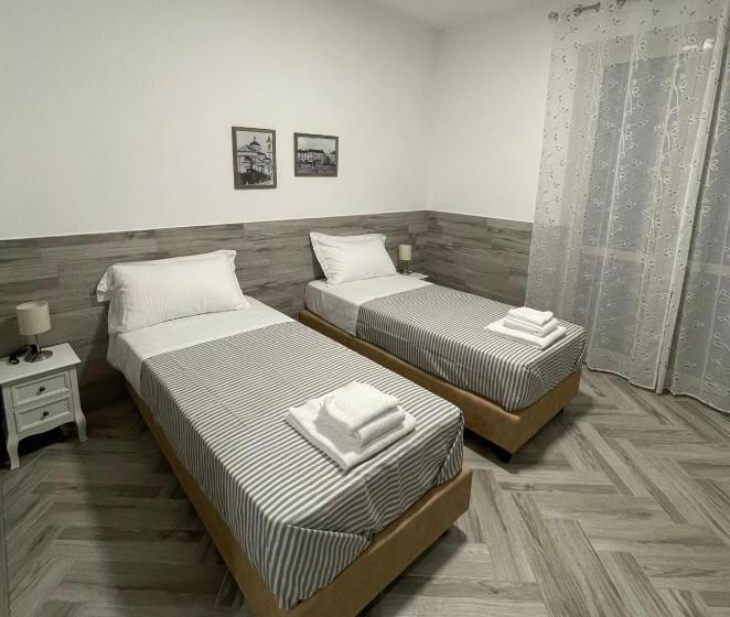 اتاق لوکس, Holiday Rooms Rho