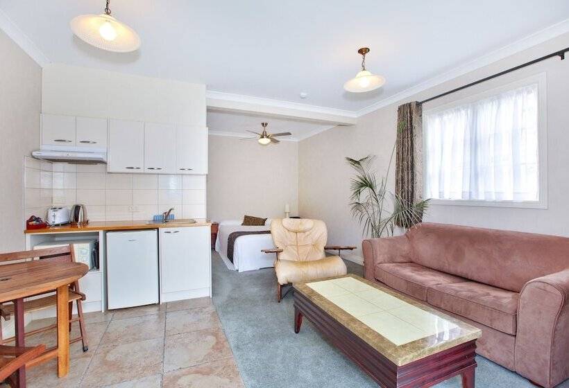 스탠다드 스튜디오, Warkworth Lodge