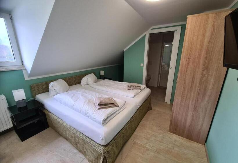 Номер Стандарт Вид на Озеро, B&b Hallstatt Lake   Self Check In