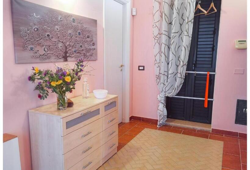 اتاق لوکس با بالکن, Eco Hostel Vela Vega