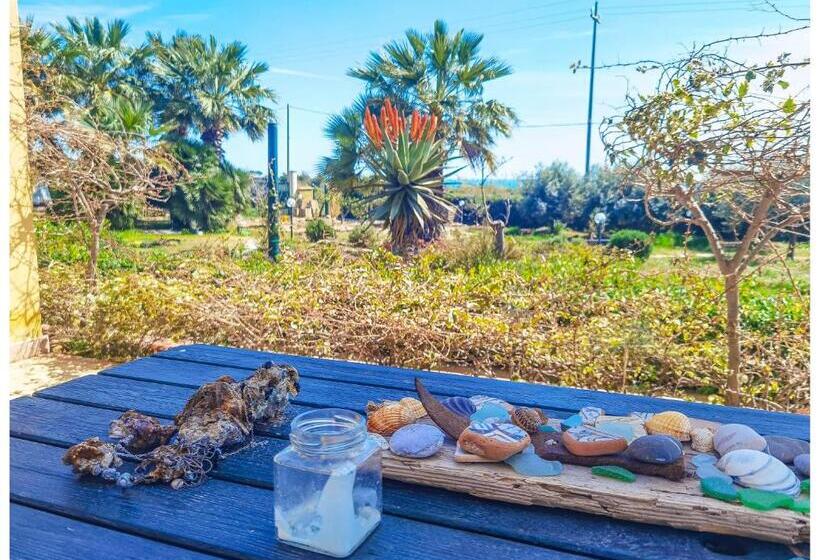 چادر با خدمات رفاهی استاندارد, Eco Hostel Vela Vega