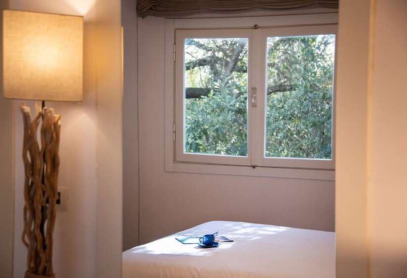سوئیت اجرایی با چشم‌انداز دریا, Mariva Dune Suites