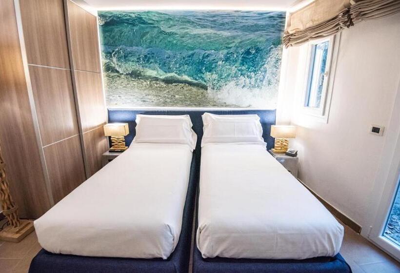 سوئیت اجرایی با چشم‌انداز دریا, Mariva Dune Suites
