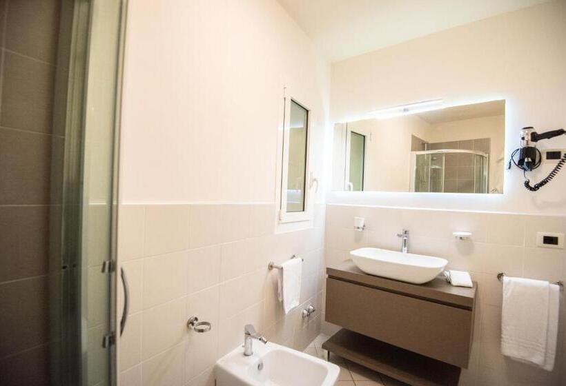 سوئیت اجرایی با چشم‌انداز دریا, Mariva Dune Suites