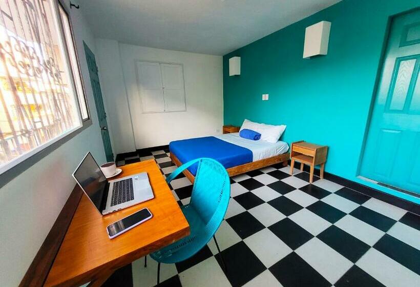 اتاق لوکس با بالکن, Puerta Aqua By La Puerta Hostels