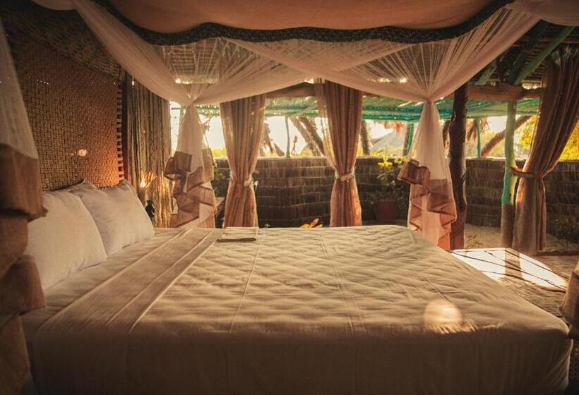 بانگلوی استاندارد, Kizingo Beach Eco Lodge