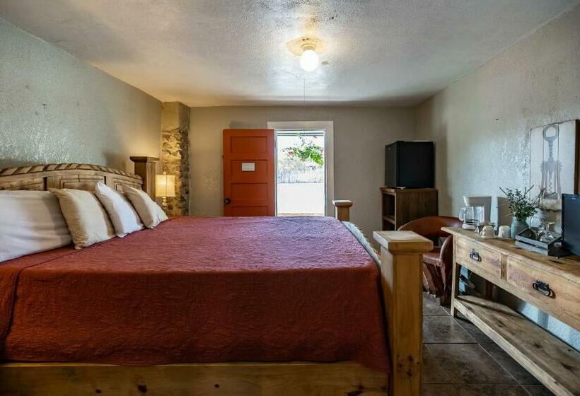 Стандартный Номер Кровать Кинг, The Historic Leakey Inn