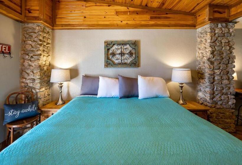 Студио Стандарт Кровать Кинг, The Historic Leakey Inn