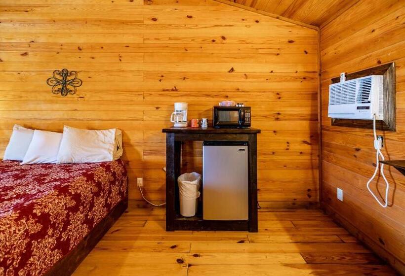 Номер Стандарт, The Historic Leakey Inn